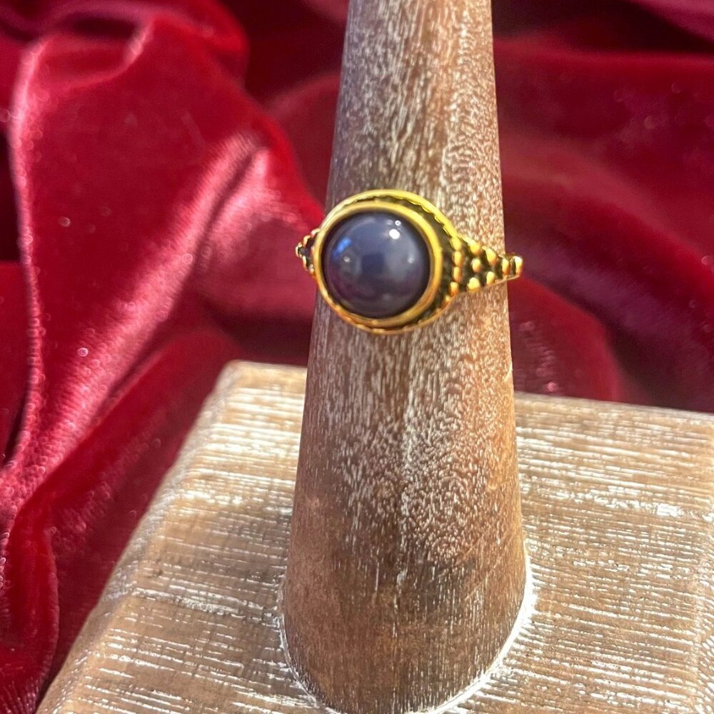 🖤 Minimalist Gold & Black Beaded Band Ring – Elegant Everyday Glam